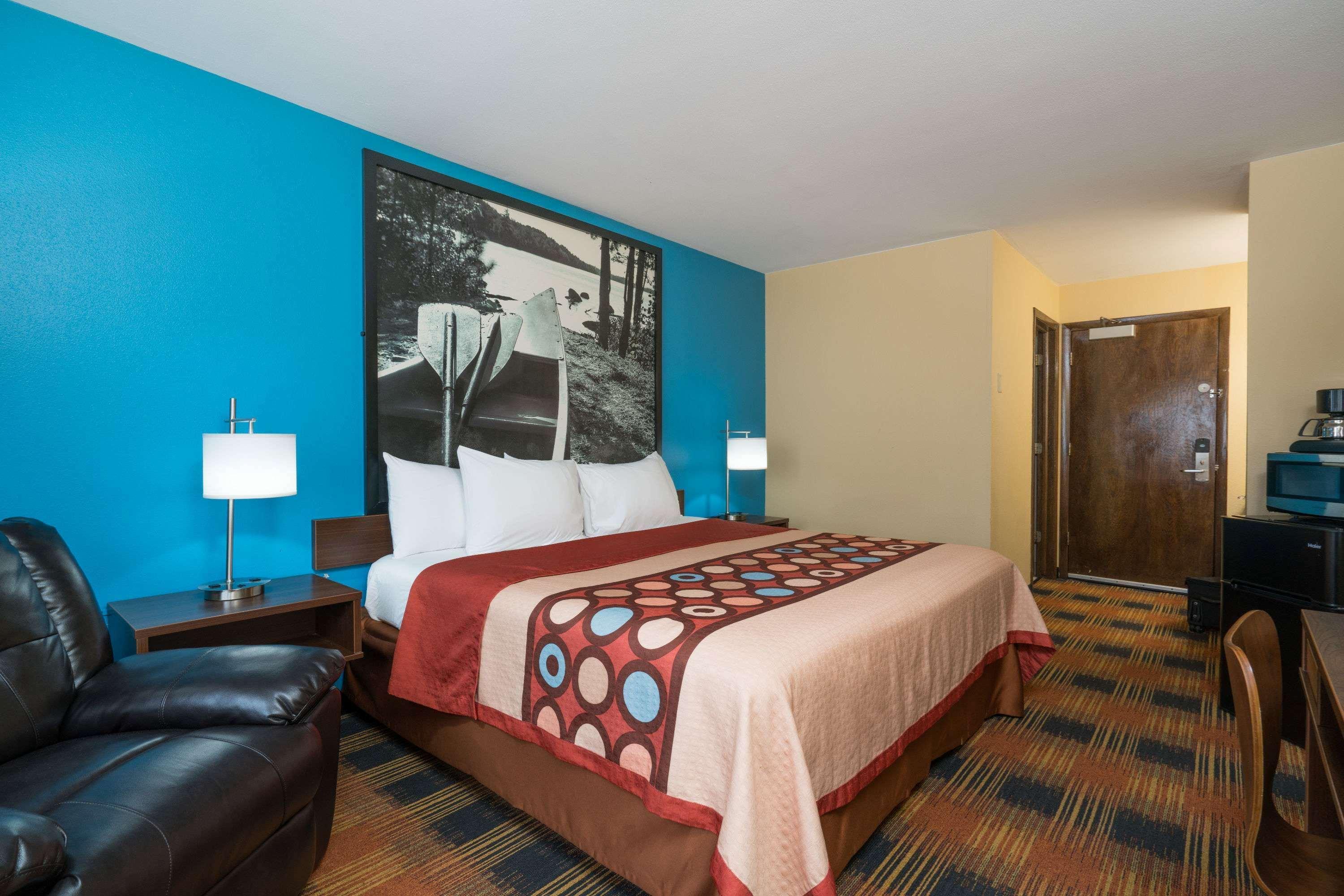 Super 8 By Wyndham Rochester Mayo Clinic Area Bagian luar foto
