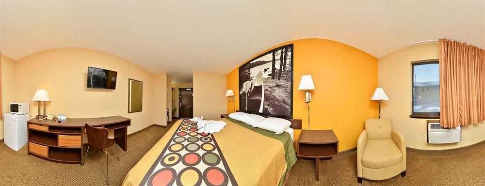 Super 8 By Wyndham Rochester Mayo Clinic Area Bagian luar foto