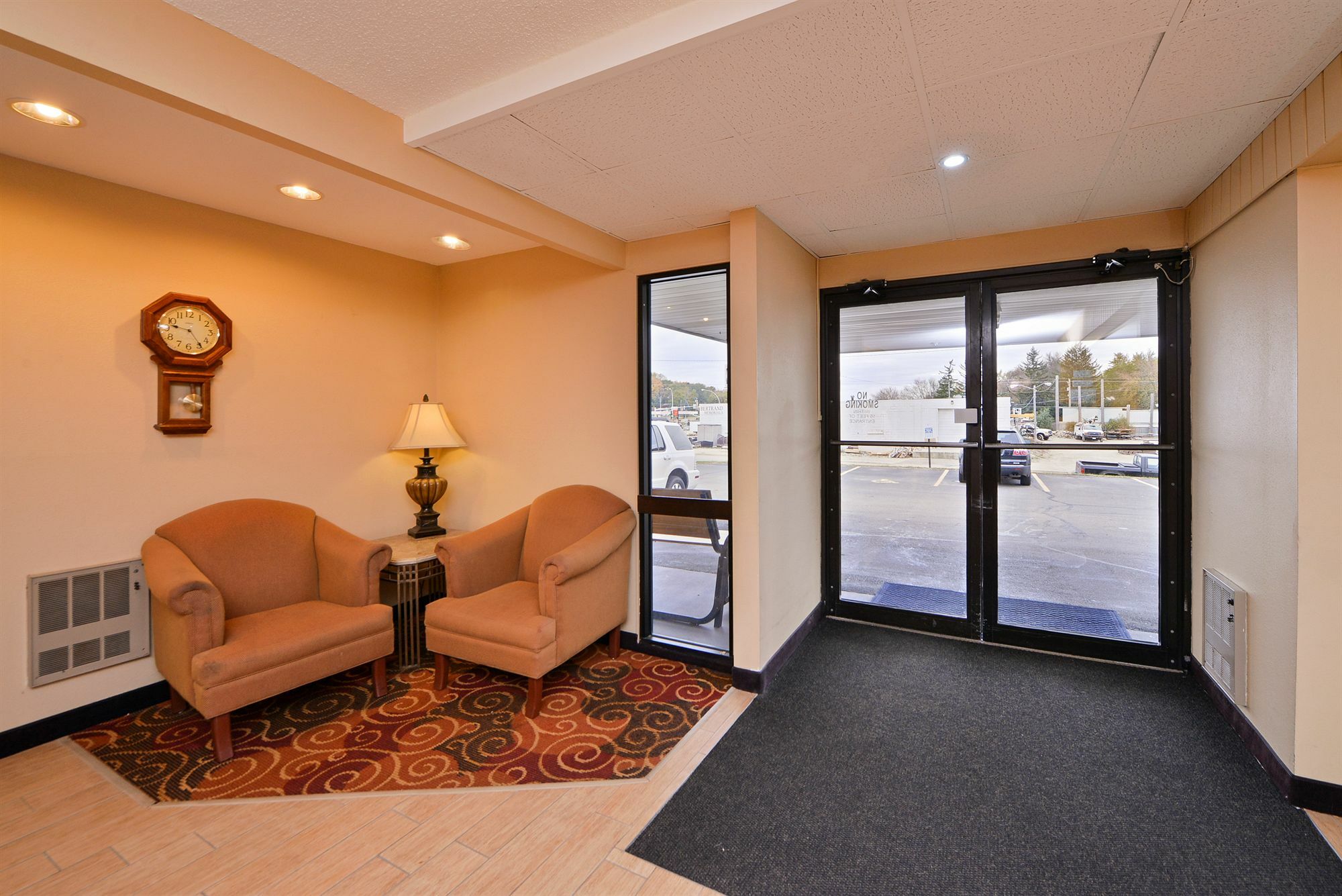 Super 8 By Wyndham Rochester Mayo Clinic Area Bagian luar foto