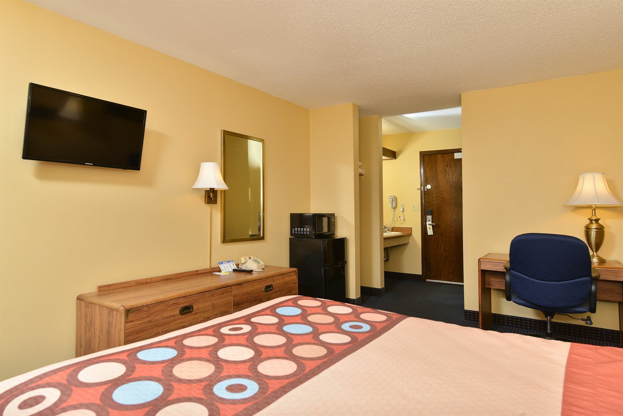 Super 8 By Wyndham Rochester Mayo Clinic Area Bagian luar foto